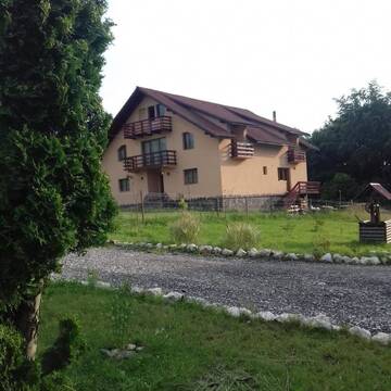 Фотографии Гостевой дом Casa " La padure" г. Бран (Румыния) №2 Фото Гостевой дом Casa " La padure" г. Бран 2