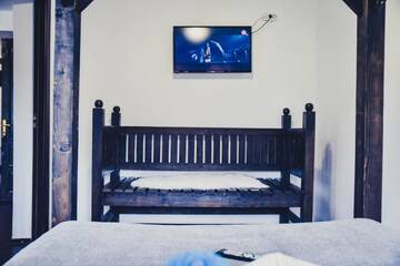 Фото номера Апартаменты с 2 спальнями Гостевой дом Innes Apartments г. Бран 4