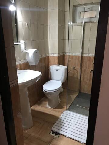Фото номера Двухместный номер с 1 кроватью Гостевой дом Pensiunea Cerbul Carpatin г. Бран 5