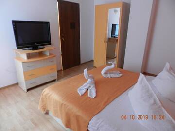 Фото номера Улучшенный люкс с 2 спальнями Гостевой дом Pensiunea Marina г. Бран 5
