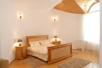 Фото номера Полулюкс Курортные отели Vila Carpathia г. Бран 3
