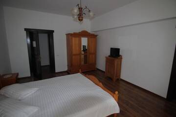Фото номера Двухместный номер с 1 кроватью Курортные отели Vila Carpathia г. Бран 6