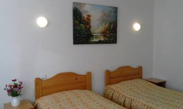 Фото номера Двухместный номер с 2 отдельными кроватями Отель Hotel Sofia г. Бран 6