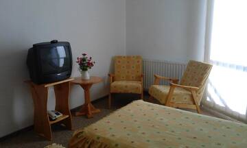 Фото номера Двухместный номер с 2 отдельными кроватями Отель Hotel Sofia г. Бран 4
