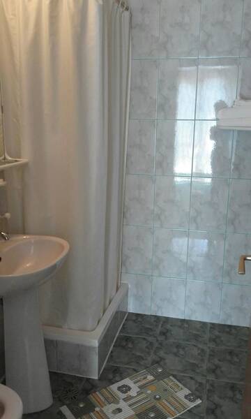 Фото номера Двухместный номер с 2 отдельными кроватями Отель Hotel Sofia г. Бран 7