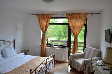 Фото номера Двухместный номер с 1 кроватью Гостевой дом Inspire View г. Бран 10