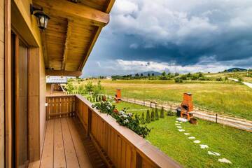 Фото номера Шале с двумя спальнями Виллы Green Resort Bran г. Бран 14