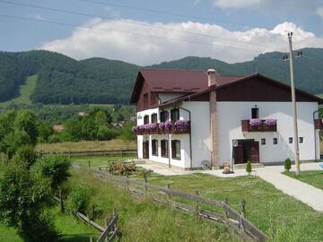 Фото Гостевой дом Serena Guesthouse Bran г. Бран 2