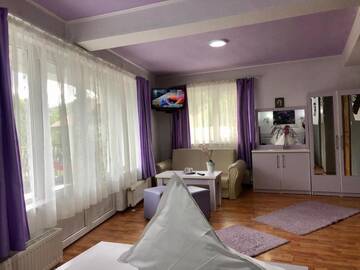 Фото номера Улучшенный двухместный номер с 1 кроватью Виллы Vila Carina г. Бран 4