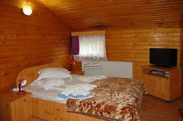 Фото номера Дом с 7 комнатами Дома для отпуска Rustic home-bad &amp; breakfast г. Бран 16