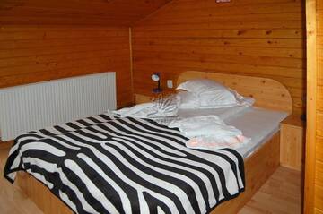 Фото номера Дом с 7 комнатами Дома для отпуска Rustic home-bad &amp; breakfast г. Бран 30